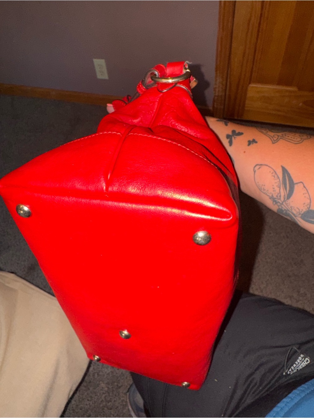 Gucci Red Leather Shoulder Bag with Heart Charm - Picture 5 of 9